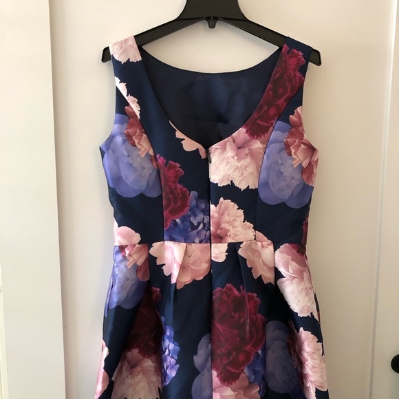 New Chi Chi London Floral Navy Dress 10 - Picture 5 of 14